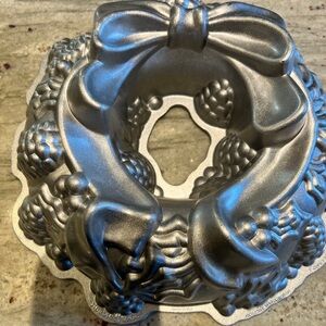 Nordic Ware Holiday Wreath Bundt Pan